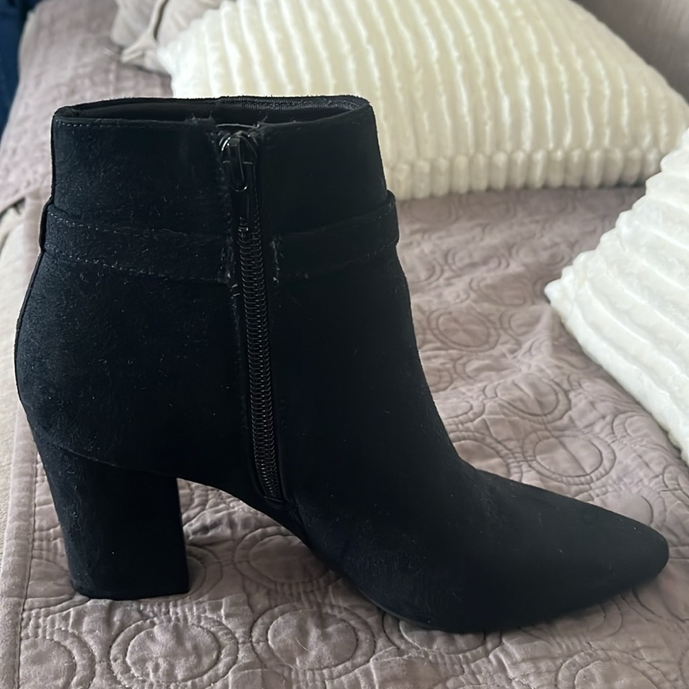 Boots - Picture 4 of 6